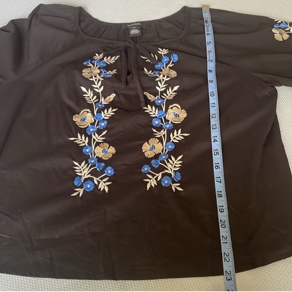 Karen Kane Black Peasant Blouse Floral
Embroidered Tie Front Size Medium - Picture 6 of 8